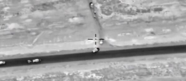 ВКС России нанесли удары по колонне боевиков в Сирии ВКС России нанесли удары по колонне боевиков в Сирии - Sputnik Южная Осетия