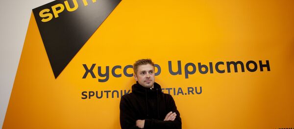 Художник Максим Иванов Художник Максим Иванов - Sputnik Южная Осетия