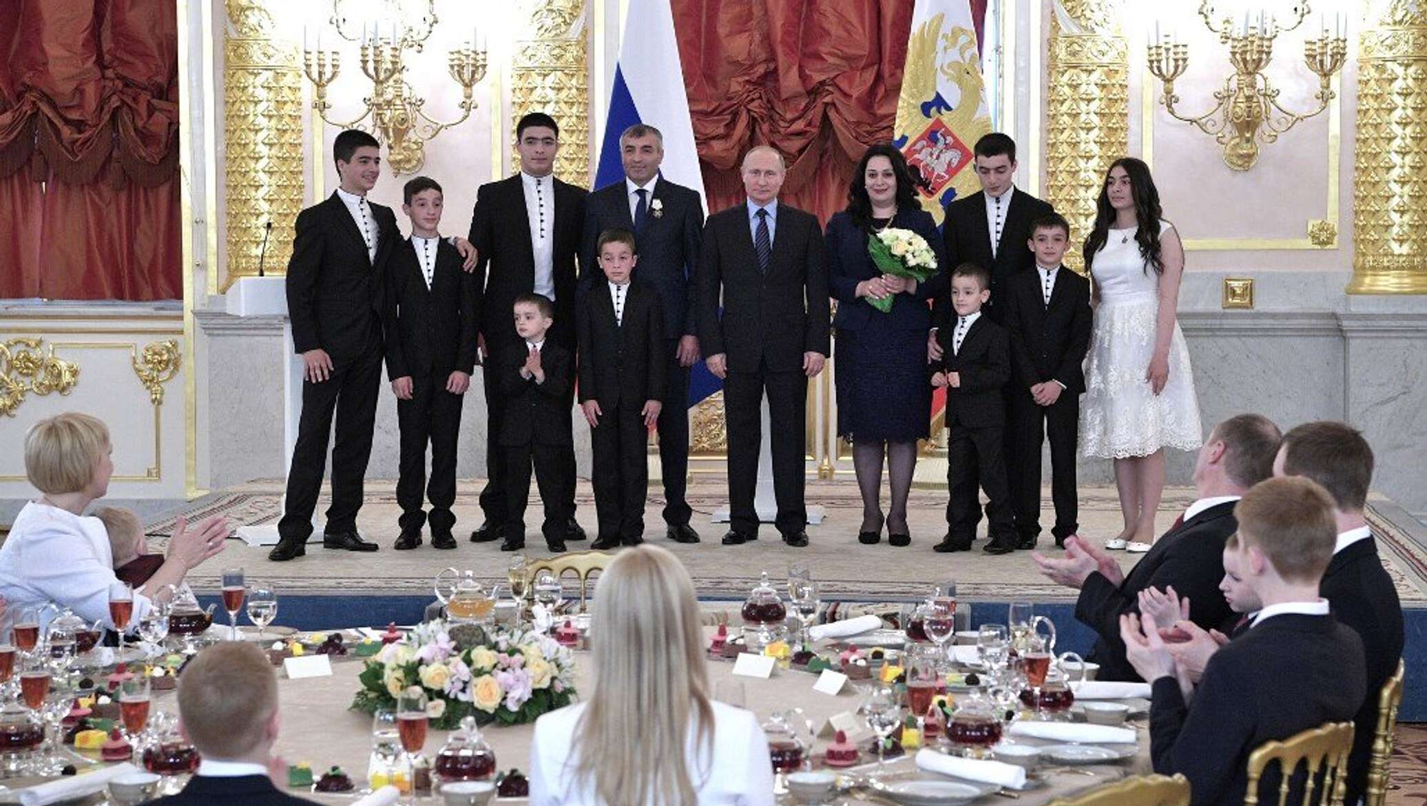 Президентская семья. Семья Путина 2022. Дети Путина 2022. Вручение ордена родительская Слава в Кремле. Семья Путина сейчас.