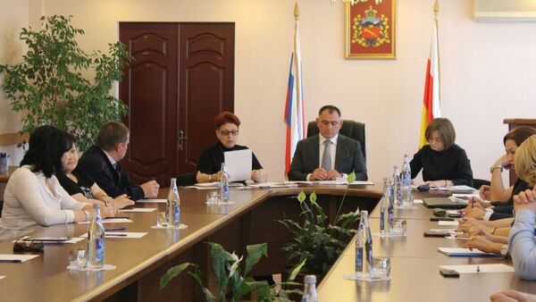 Круглый стол по вопросам оптимизации здравоохранения во Владикавказе - Sputnik Южная Осетия