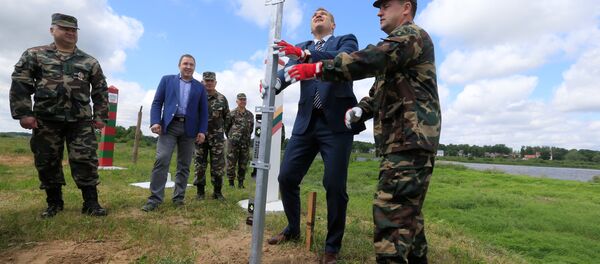 Начало строительства забора на границе Литвы и РФ Начало строительства забора на границе Литвы и РФ - Sputnik Южная Осетия