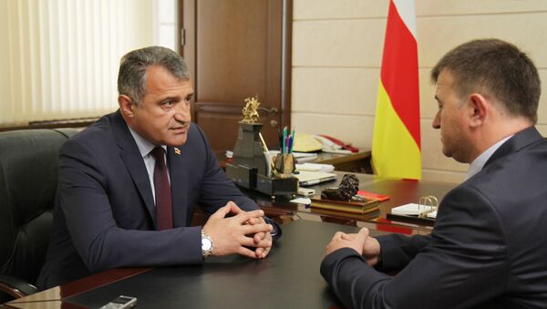 Встреча президента Южной Осетии со спикером парламента - Sputnik Южная Осетия