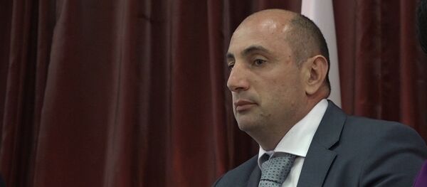 Город принял: мэрии Цхинвала представили нового градоначальника Город принял: мэрии Цхинвала представили нового градоначальника - Sputnik Южная Осетия