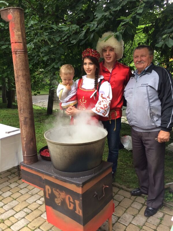 На фестивале Нартхор были представлены блюда народов Кавказа. - Sputnik Южная Осетия