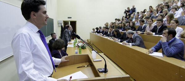 Министр по делам энергетики и изменения климата Великобритании Эд Милибэнд прочитал студентам МГУ лекцию Министр по делам энергетики и изменения климата Великобритании Эд Милибэнд прочитал студентам МГУ лекцию - Sputnik Южная Осетия