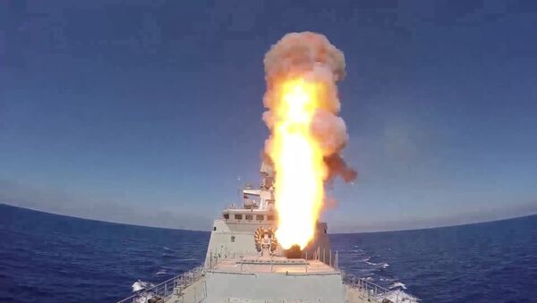 Корабли ВМФ РФ запустили крылатые ракеты Калибр по объектам ИГ в районе Пальмиры - Sputnik Южная Осетия