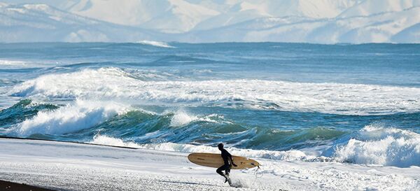 Зимний серфинг на Тихоокеанском побережье - Sputnik Южная Осетия