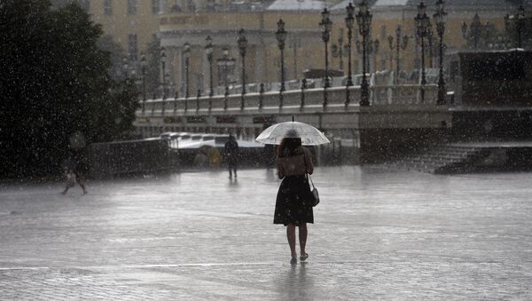 Дождь в Москве - Sputnik Южная Осетия