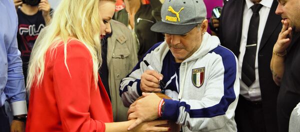 Диего Марадона в Москве Диего Марадона в Москве - Sputnik Южная Осетия