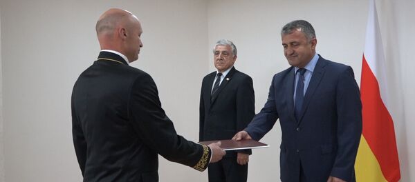 Миротворец стал послом: Кулахметов снова в Южной Осетии - Sputnik Хуссар Ирыстон