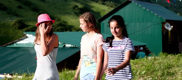 Дети из ДНР Дети из ДНР - Sputnik Южная Осетия