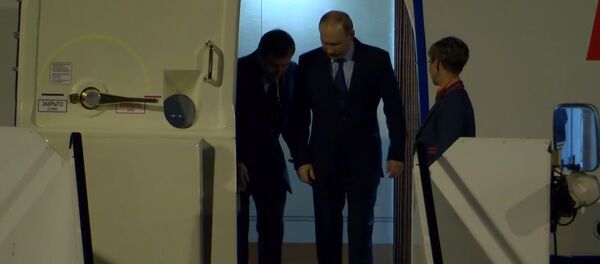 Прибытие Владимира Путина в Гамбург на саммит G20 Прибытие Владимира Путина в Гамбург на саммит G20 - Sputnik Южная Осетия