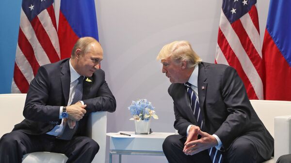 Президент РФ Владимир Путин и президент США Дональд Трамп - Sputnik Южная Осетия