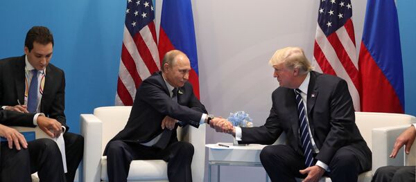 Президент РФ Владимир Путин и президент США Дональд Трамп - Sputnik Южная Осетия