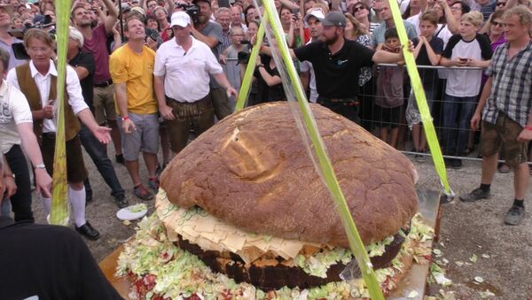Самый большой в мире гамбургер - Sputnik Южная Осетия