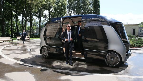 Премьер-министр РФ Д. Медведев посетил НАМИ - Sputnik Южная Осетия