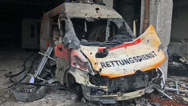 Поврежденный кузов кареты скорой помощи в Сирии - Sputnik Южная Осетия