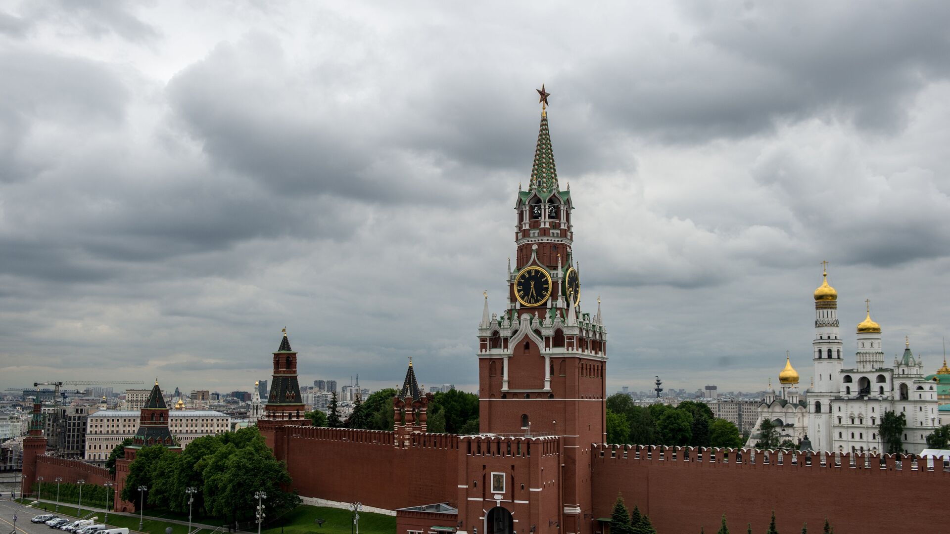 Вид на Спасскую башню в Москве - Sputnik Южная Осетия, 1920, 30.12.2022