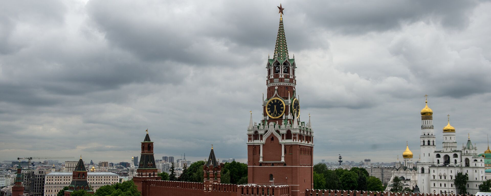 Вид на Спасскую башню в Москве - Sputnik Южная Осетия, 1920, 13.06.2023