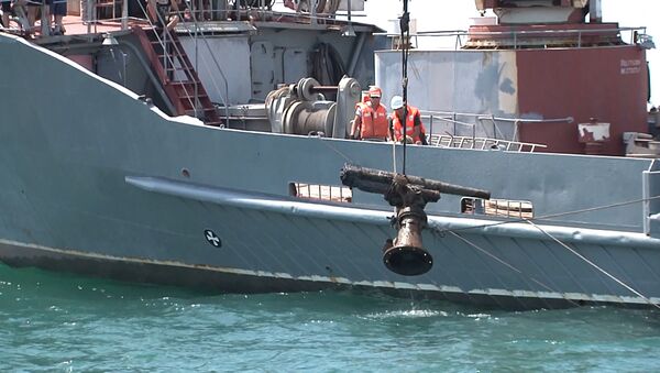 Российские моряки подняли пушку с корабля времен войны - Sputnik Южная Осетия