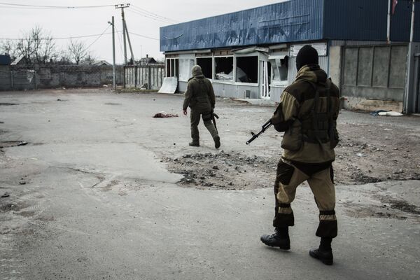 Ополченцы Донецкой народной республики патрулируют улицы Донецкой области - Sputnik Южная Осетия