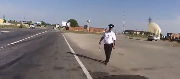 Видео с добрыми осетинскими инспекторами ГИБДД уже посмотрело более миллиона пользователей Видео с добрыми осетинскими инспекторами ГИБДД уже посмотрело более миллиона пользователей - Sputnik Южная Осетия