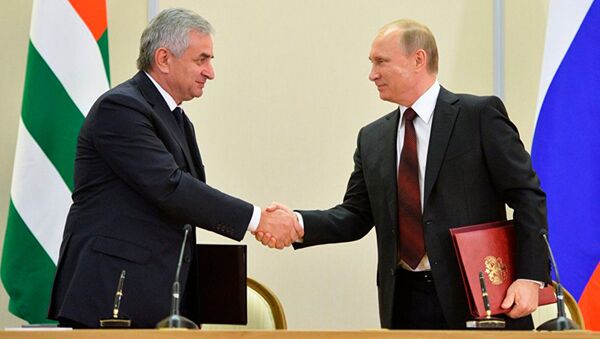 Встреча Хаджимба и Путина началась в Пицунде - Sputnik Южная Осетия