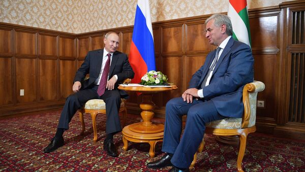 Рабочая поездка президента РФ Владимира Путина в Абхазию - Sputnik Южная Осетия