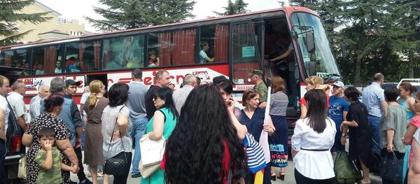 Дети из Южной Осетии едут в Абхазию Дети из Южной Осетии едут в Абхазию - Sputnik Хуссар Ирыстон