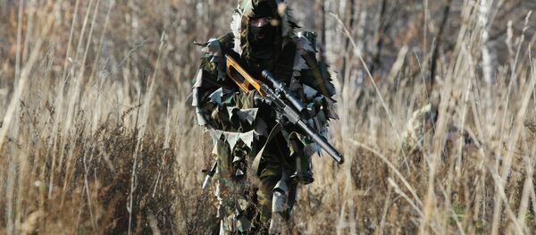 Военнослужащий с винтовкой Винторез Военнослужащий с винтовкой Винторез - Sputnik Южная Осетия