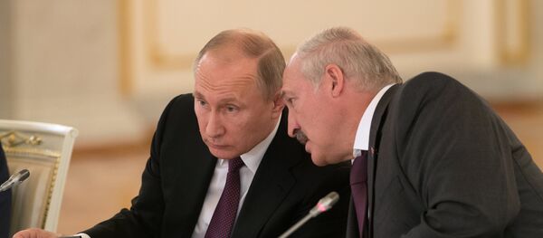 Президенты РФ и Белоруссии В. Путин и А. Лукашенко на заседании ВГС Союзного государства России и Белоруссии Президенты РФ и Белоруссии В. Путин и А. Лукашенко на заседании ВГС Союзного государства России и Белоруссии - Sputnik Южная Осетия