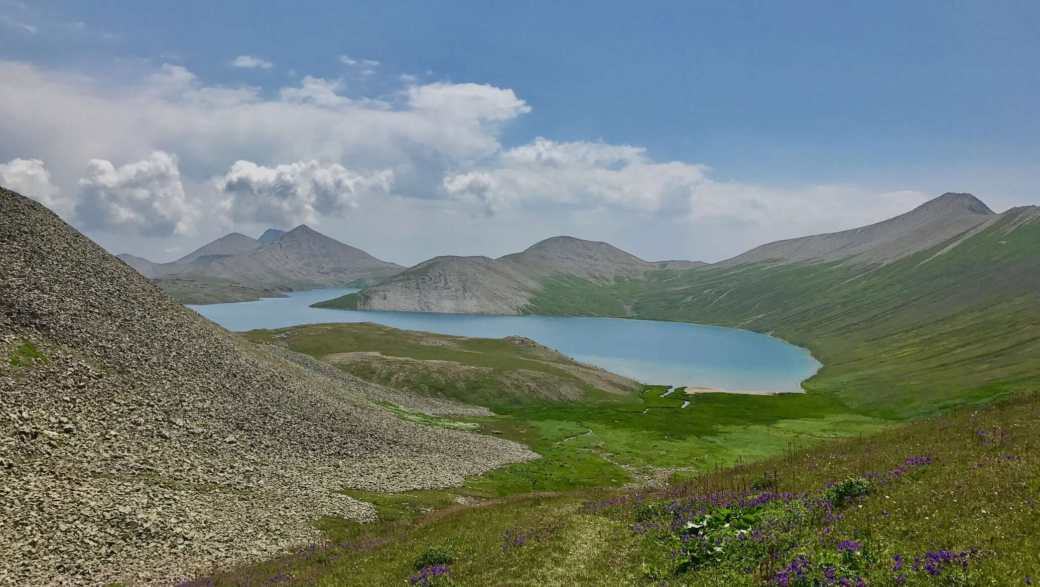 Кельское озеро Южной Осетии