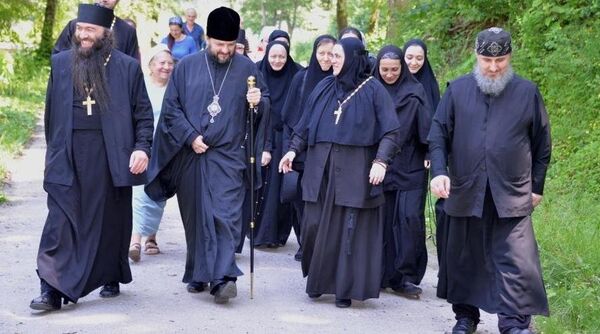 В Аланском Богоявленском женском монастыре В Аланском Богоявленском женском монастыре - Sputnik Южная Осетия