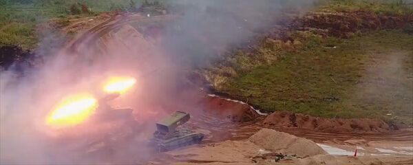 Тяжёлая система залпового огня Солнцепек в действии Тяжёлая система залпового огня Солнцепек в действии - Sputnik Южная Осетия