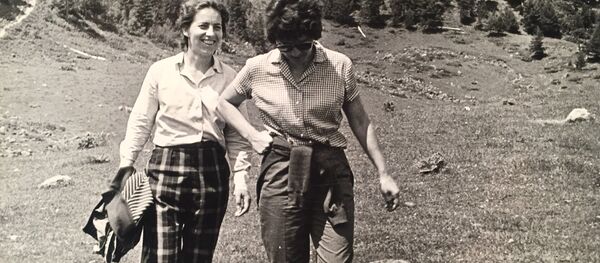 Квета Ехова и Тамара Шавлохова - Sputnik Хуссар Ирыстон