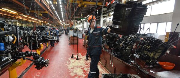 Работа Минского тракторного завода Работа Минского тракторного завода - Sputnik Южная Осетия