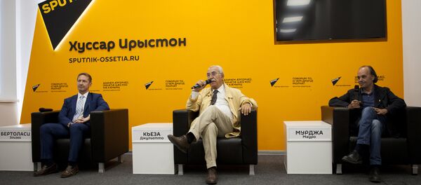 Итальянцы в Осетии Итальянцы в Осетии - Sputnik Южная Осетия