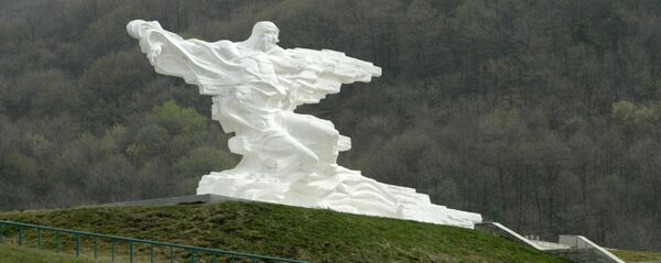 Памятник погибшим в Кармадонском ущелье Памятник погибшим в Кармадонском ущелье - Sputnik Южная Осетия