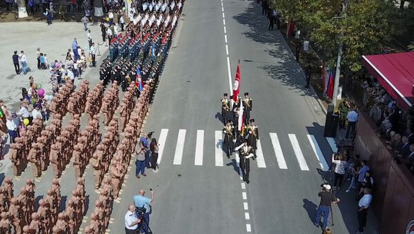 Военный парад в Цхинвале: кадры торжественного марша - Sputnik Хуссар Ирыстон