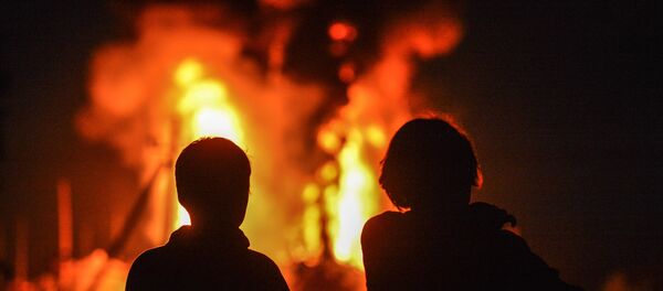 Пожар на нефтебазе в Киевской области Пожар на нефтебазе в Киевской области - Sputnik Южная Осетия