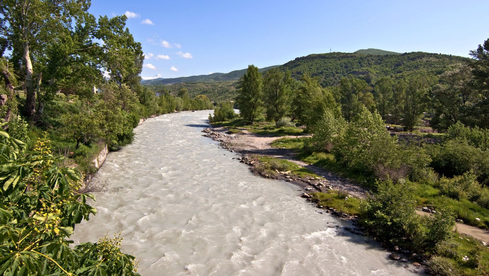 Река Большая Лиахва в Цхинвале - Sputnik Южная Осетия, 1920, 13.08.2021