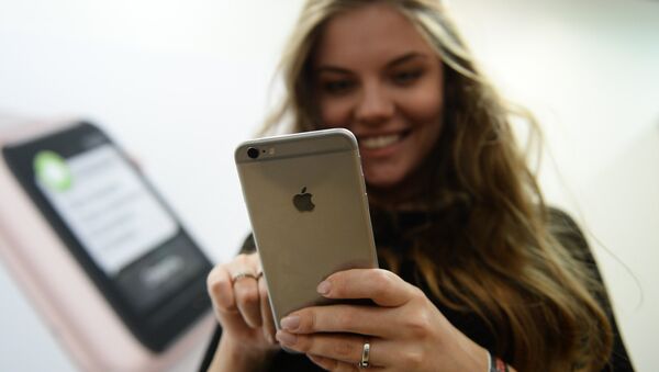 Старт продаж новых iPhone 6s и iPhone 6s Plus в Москве - Sputnik Южная Осетия