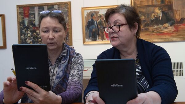 Спецкурс Обучение планшетной грамоте для пенсионеров - Sputnik Южная Осетия