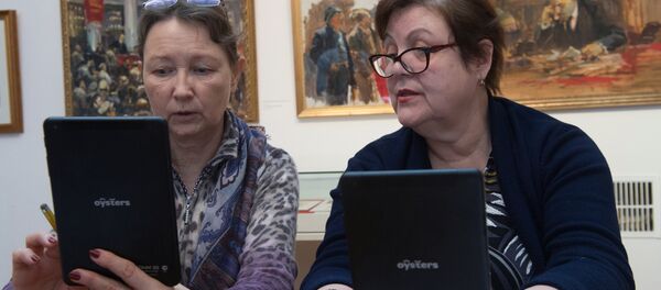 Спецкурс Обучение планшетной грамоте для пенсионеров - Sputnik Южная Осетия