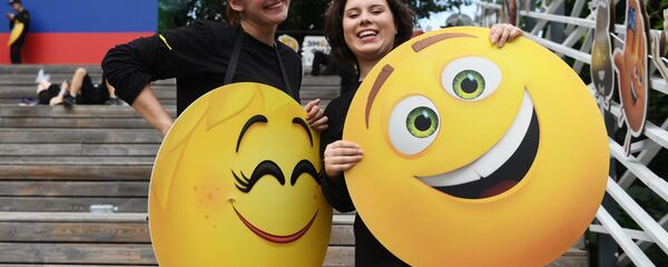 Всемирный день Эмоджи в Парке Горького Всемирный день Эмоджи в Парке Горького - Sputnik Южная Осетия