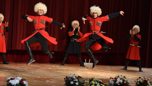 Выступление ансамбля Симд  к 7-летию признания независимости РЮО - Sputnik Южная Осетия