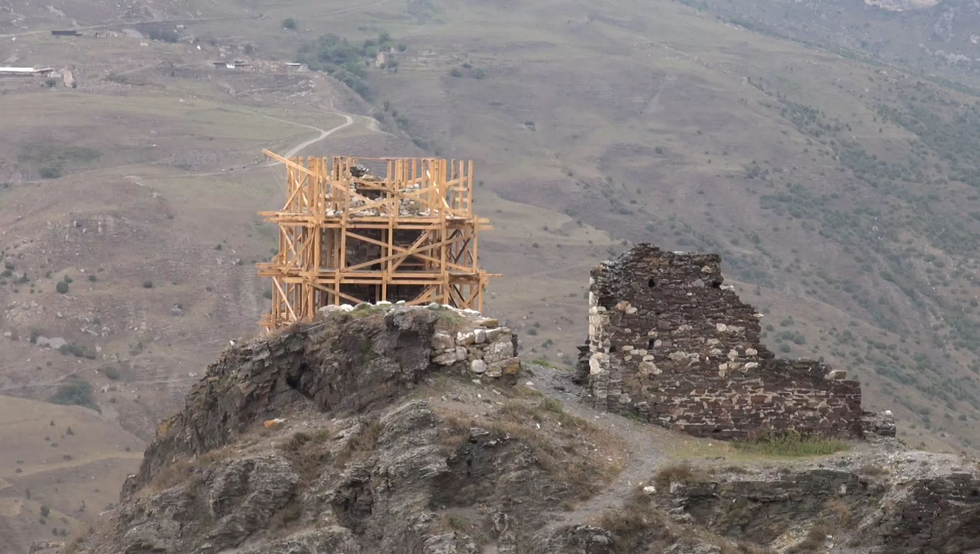 Готовятся восстанавливать башню КуртА и ТагА