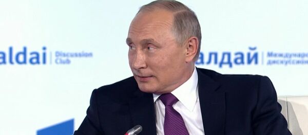 Путин в ответ на просьбу обдумать участие в выборах-2018 рассказал анекдот Путин в ответ на просьбу обдумать участие в выборах-2018 рассказал анекдот - Sputnik Южная Осетия