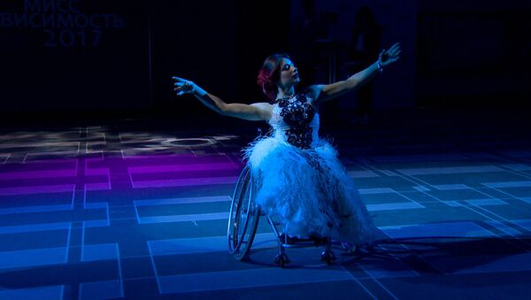 Инвалидное кресло - не помеха: в Москве выбрали Мисс Независимость - Sputnik Южная Осетия