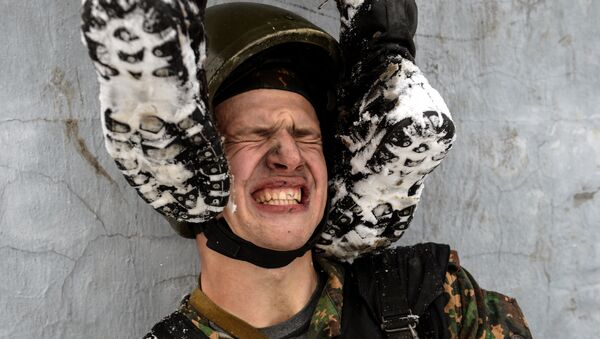 Всероссийские испытания на право ношения крапового берета среди военнослужащих внутренних войск МВД РФ - Sputnik Южная Осетия